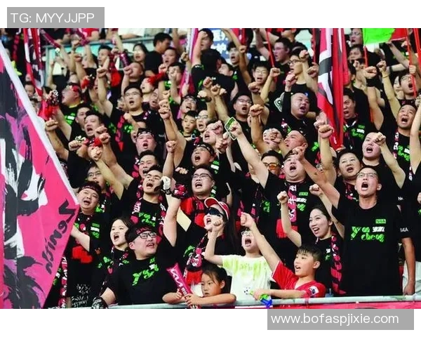 足球巨星激情呐喊letsgo燃爆赛场球迷热血沸腾瞬间回顾