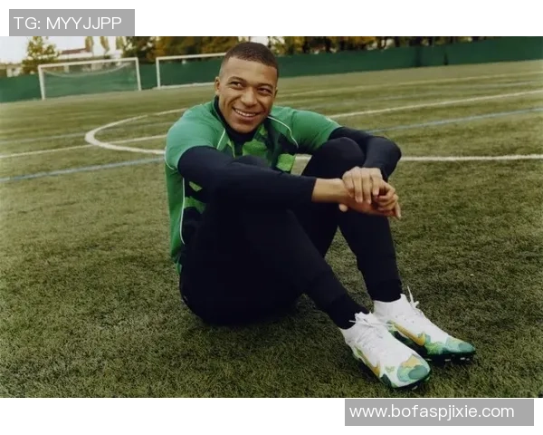 耐克足球鞋球星系列推荐与独特设计分析 耐克足球鞋球星系列推荐与独特设计分析