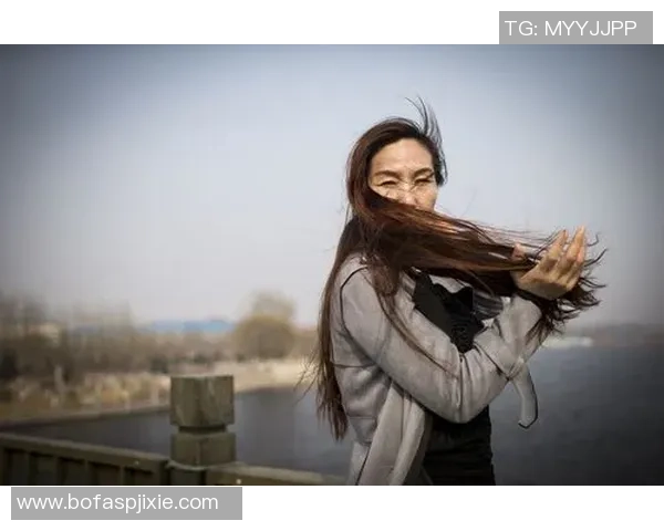 超清竖屏足球女球星壁纸展现巾帼英姿与运动魅力 超清竖屏足球女球星壁纸展现巾帼英姿与运动魅力